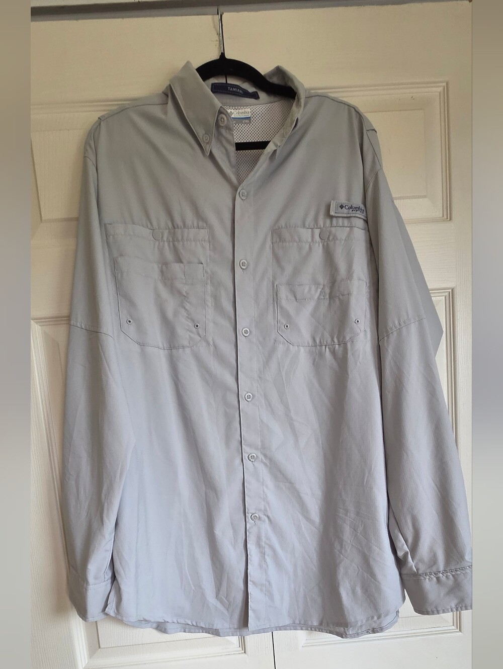 Columbia Men’s Light Gray Long-Sleeve Button Shirt Jacket